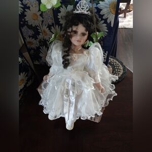 Vintage Cathay Collection Sitting Doll Hand #639/500  Princess Doll with Tiara